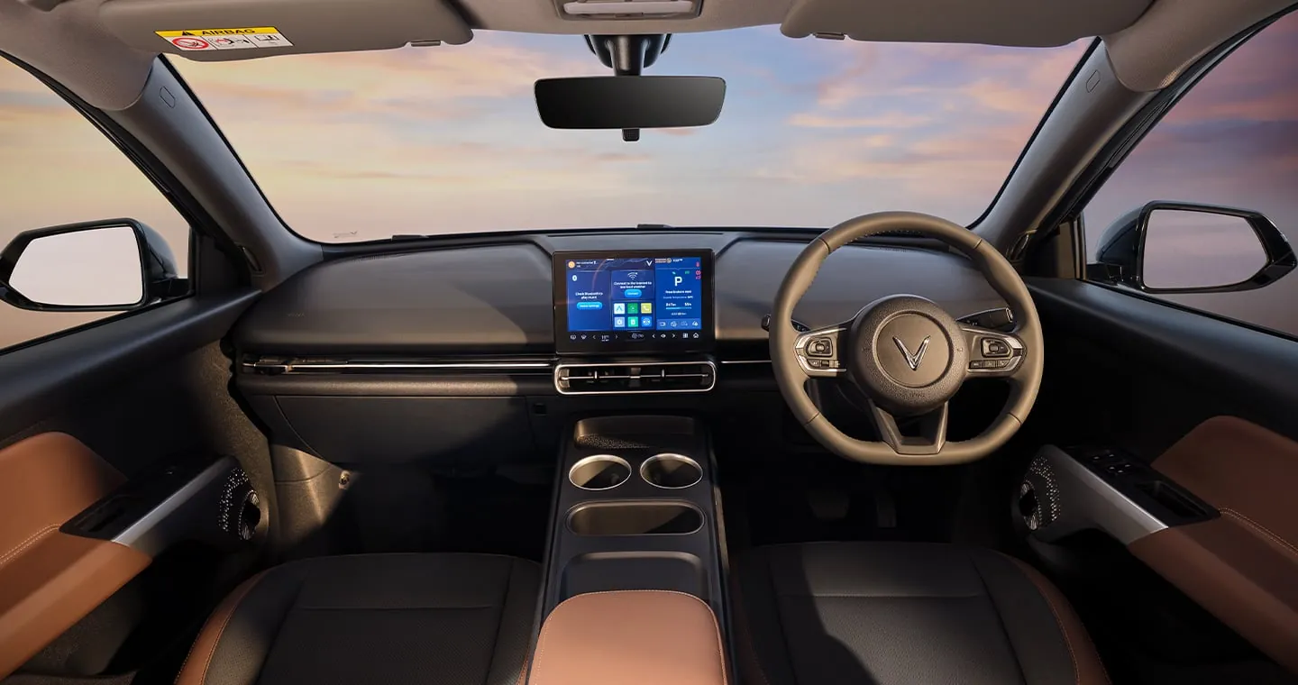 Dashboard and touchscreen of the VinFast VF MPV 7